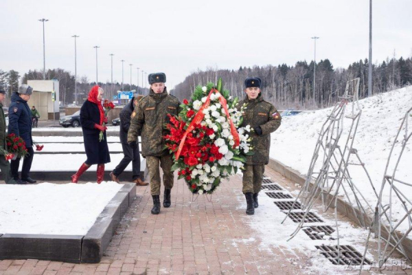 День начала контрнаступления под Москвой отметили возложением цветов