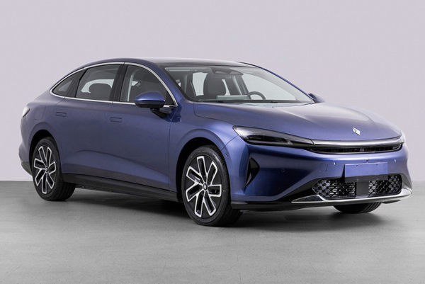 Большой седан Baojun Xiangjing показан в двух версиях Большой седан Baojun Xiangjing показан в двух версиях