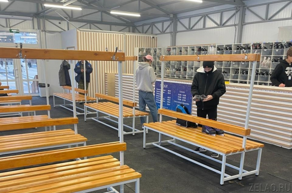 В Зеленограде открылся каток на площади Юности