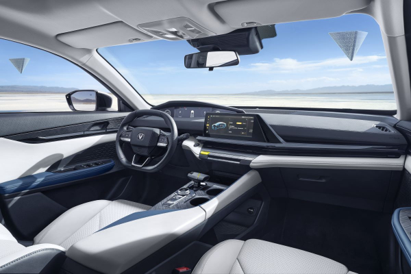 Лифтбек Changan Uni-V: русификация и теплые опции Лифтбек Changan Uni-V: русификация и теплые опции