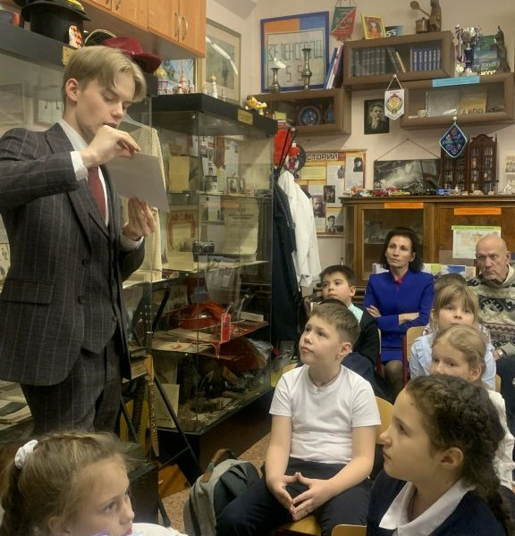 «Живя на земле, не теряй высоты…»