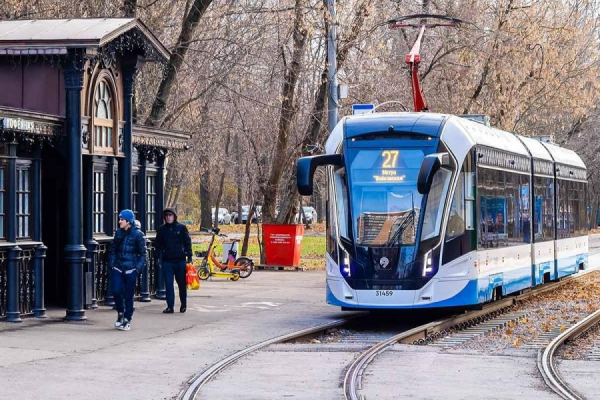 Сергей Собянин: Москва закупит еще 100 трамваев последнего поколения