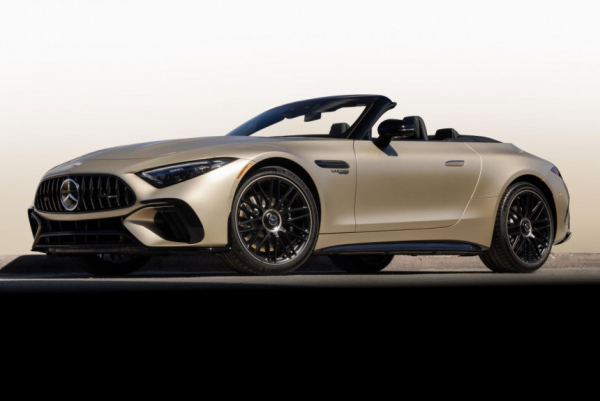 У кабриолета Mercedes-AMG SL появилась «золотая» спецверсия У кабриолета Mercedes-AMG SL появилась «золотая» спецверсия