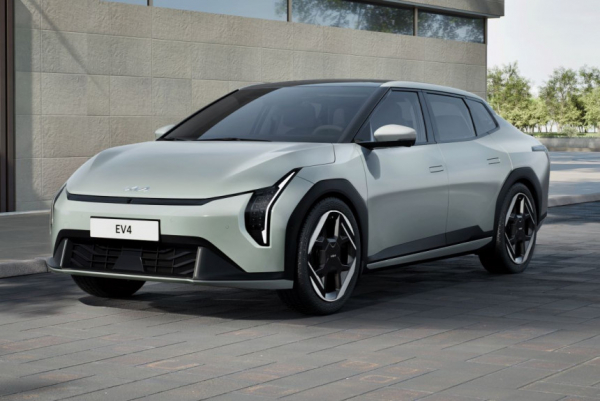 Электромобили Kia EV4: седан и хэтчбек