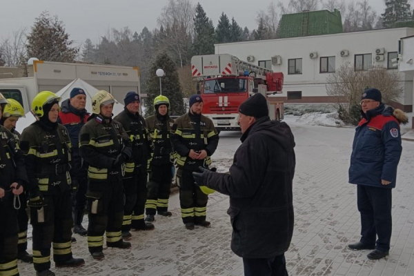 Пожарные Зеленограда провели занятие в «Никольском парке»