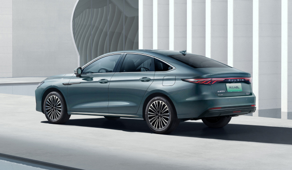 Представлен седан Chery Arrizo 8 Pro: масштабный рестайлинг Представлен седан Chery Arrizo 8 Pro: масштабный рестайлинг