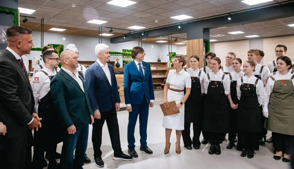 Студенты колледжа №50 продемонстрировали мастерство ресторанного сервиса на новом кулинарном полигоне