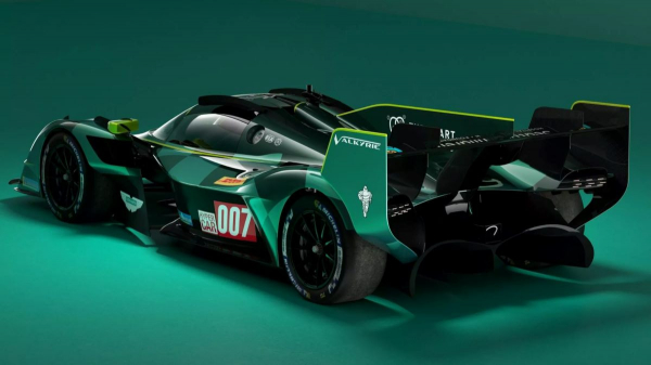 Гиперкар Aston Martin Valkyrie отправится покорять гоночные марафоны