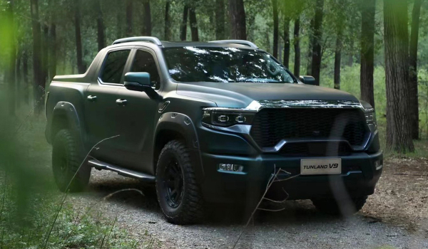 На российский рынок выходят крупные пикапы Foton Tunland V7 и V9