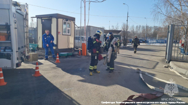 Пожарно-тактическое учение на здание подстанции № 27 скорой и неотложной медицинской помощи имени А. С. Пучкова города Москвы прошли в Зеленограде