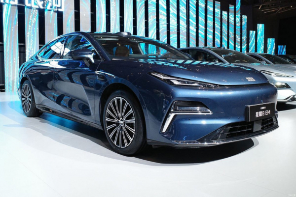 Представлен большой гибридный седан Geely Galaxy Starshine 8 EM