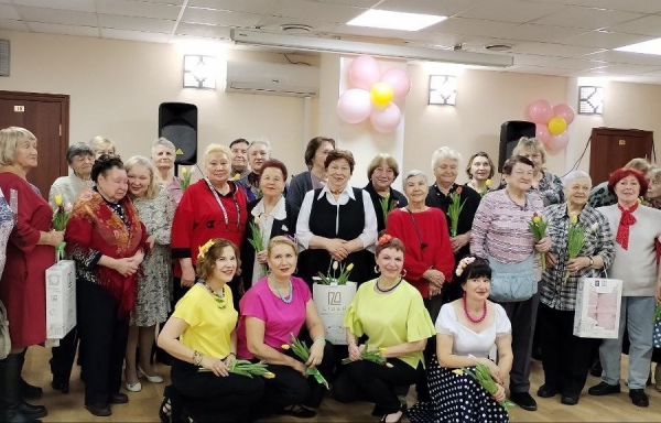 В управе района Старое Крюково поздравили женщин с 8 марта
