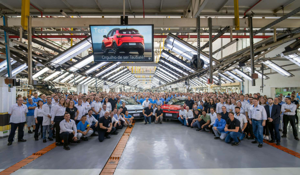 Дайджест дня: Geely EX5 в продаже, бензиновый Cummins и другие события индустрии Дайджест дня: Geely EX5 в продаже, бензиновый Cummins и другие события индустрии