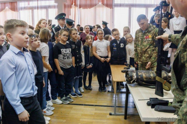 В школе №609 Зеленограда состоялось открытие года Защитников Отечества