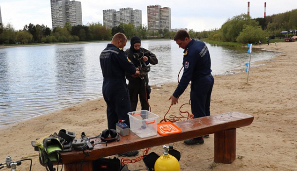 Водолазы обследовали дно водоемов в Зеленограде