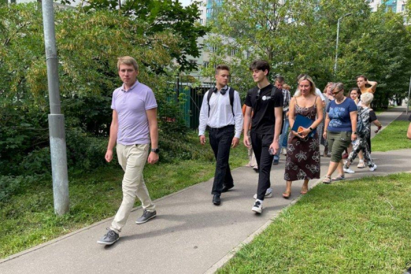 Глава управы Старое Крюково Максим Хлудов провел традиционный обход территории