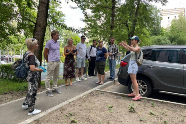 Глава управы Старое Крюково Максим Хлудов провел традиционный обход территории
