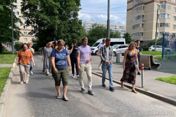 Глава управы Старое Крюково Максим Хлудов провел традиционный обход территории