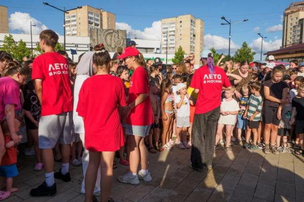 Пенная вечеринка состоялась на площади Юности