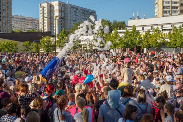 Пенная вечеринка состоялась на площади Юности