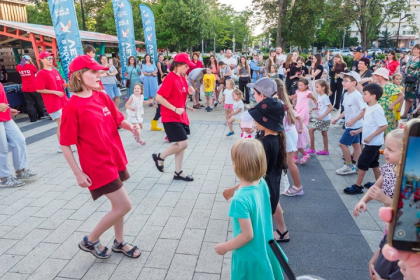 Пенная вечеринка состоялась на площади Юности