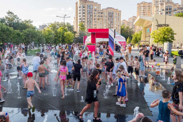 Пенная вечеринка состоялась на площади Юности