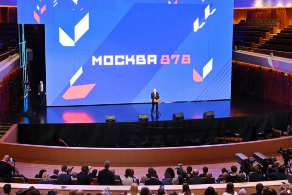 Москва уверенно держит курс в будущее — Владимир Путин