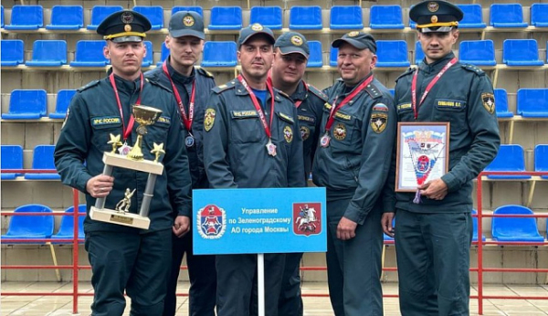 Зеленоградские огнеборцы стали серебряными призерами чемпионата Москвы по боевому развертыванию