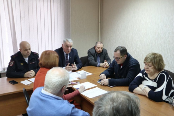 Задачи и смыслы Анатолия Хурумова