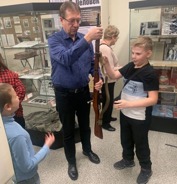 Делегация зеленоградцев посетила Музей Карбышева и его времени