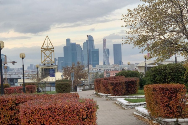 «На брезе реки Москвы, в горах…»