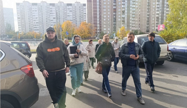 Глава управы Крюково Андрей Журавлев провел обход 14 микрорайона