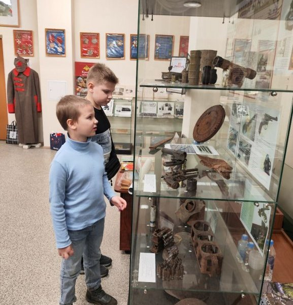 Делегация зеленоградцев посетила Музей Карбышева и его времени