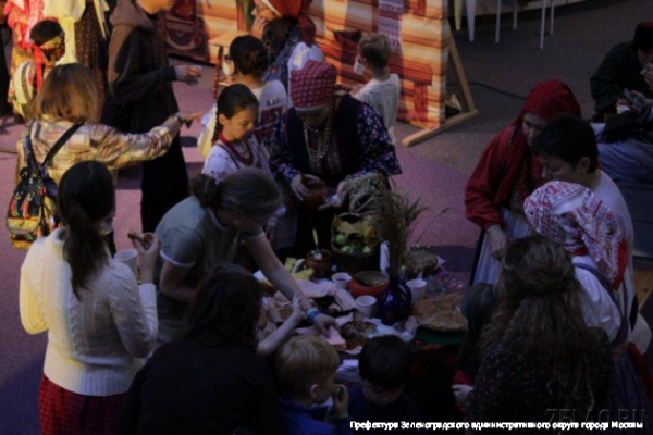 От зерна до рубахи: Этнофестиваль собрал любителей старины