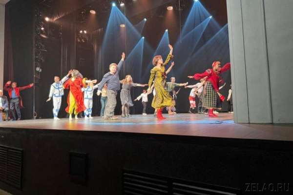 В «Ведогонь-театре» состоялся юбилейный вечер Александра Бавтрикова и Натальи Табачковой «Опять 25!»