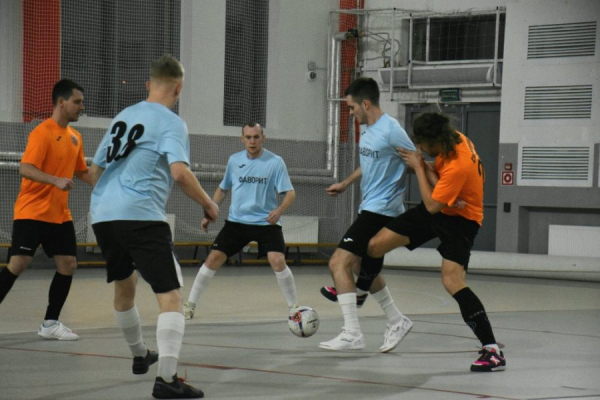 Три лиги и десятки матчей: начался сезон-2025/26 футзального первенства Зеленограда