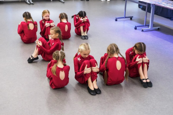 В библиотеке №252 открылась выставка лауреатов фестивалей «Россия, которую мы защищаем»