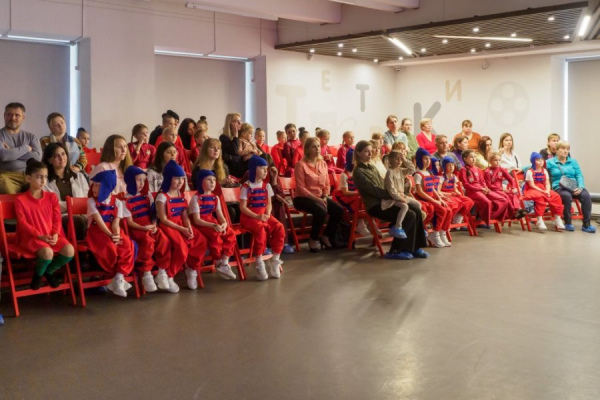 В библиотеке №252 открылась выставка лауреатов фестивалей «Россия, которую мы защищаем»