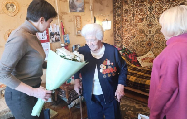 В Савелках поздравили 100-летнего юбиляра