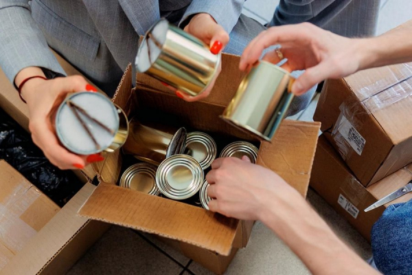 Почти 15 тонн гумпомощи отправили студенты столичных колледжей в зону СВО