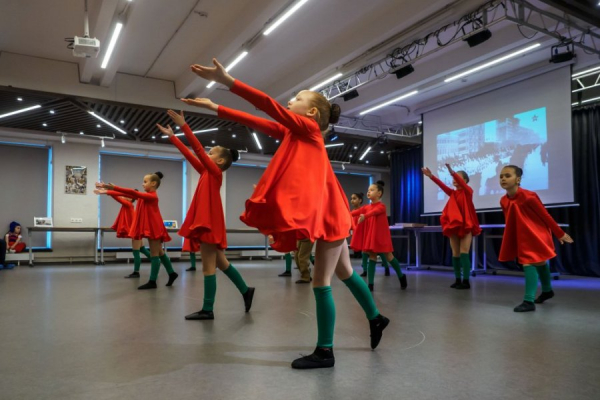 В библиотеке №252 открылась выставка лауреатов фестивалей «Россия, которую мы защищаем»