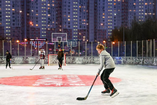 Собянин: Завершено устройство 11 всесезонных спортивных площадок нового формата