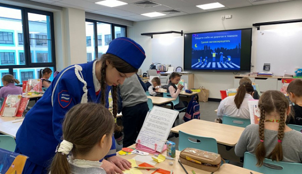 Для зеленоградских школьников провели акцию «Засветись»