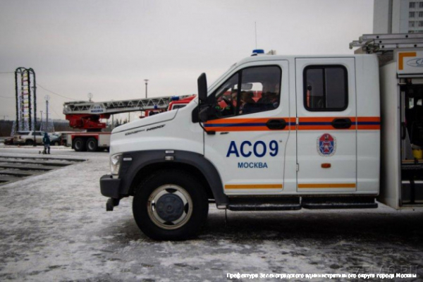 Префект ЗелАО Анатолий Смирнов провел награждение сотрудников МЧС России