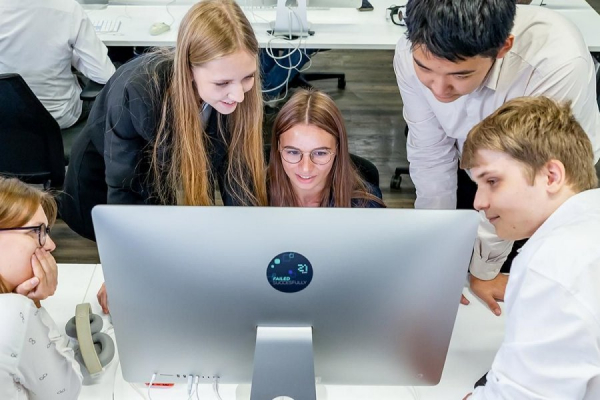 Сергей Собянин: ИТ-классы в школах Москвы находятся на пике популярности