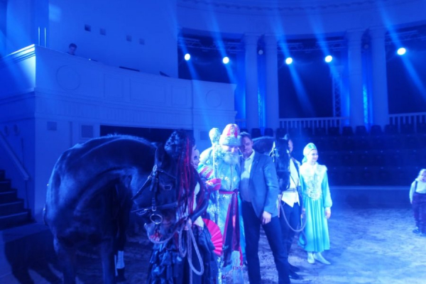 С Коньком-Огоньком в Новый год