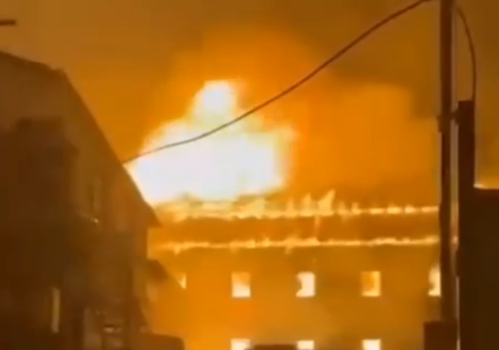 происшествие в зеленограде: Масштабный пожар на строительном рынке в Брехово Масштабный пожар на строительном рынке в Брехово, новости зеленограда